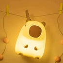 Luminária Capivara LED Luz Noturna Decorativa Recarregável para Quarto Infantil e Adulto